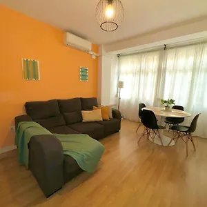 holidays2malaga-2-bedroom-armengual-de-la-mota-close.hotelsinnerja.org/